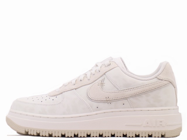 AIR FORCE 1 LUXE DD9605-100