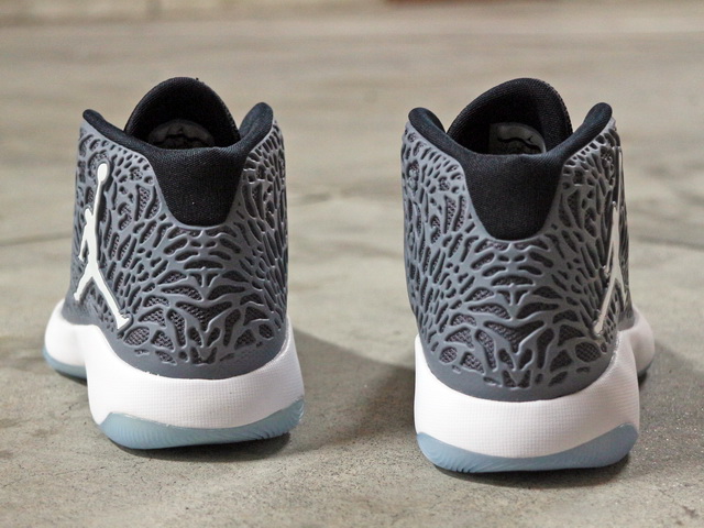 JORDAN ULTRA.FLY “COOL GREY”01