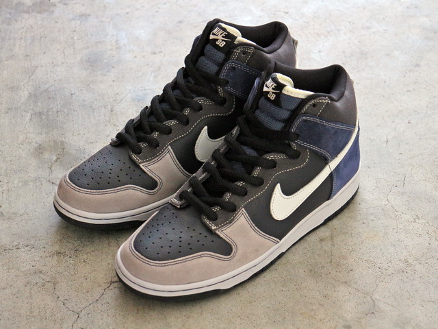 DUNK HIGH PRO SB “UN-FUTURA”01
