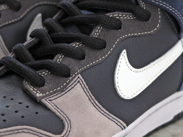 DUNK HIGH PRO SB “UN-FUTURA”01