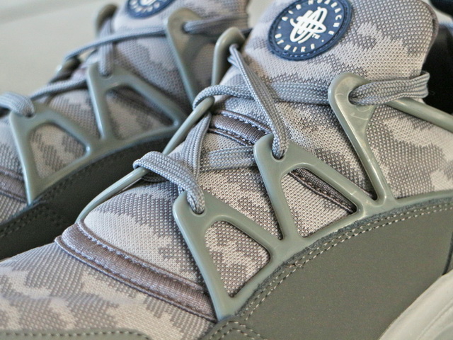 AIR HUARACHE LIGHT FB01