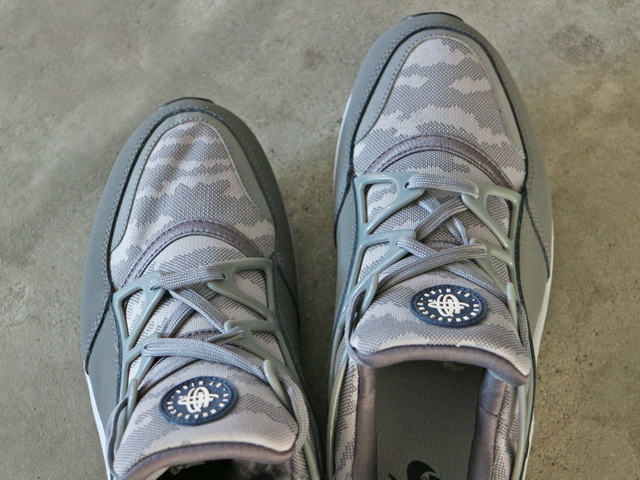 AIR HUARACHE LIGHT FB01