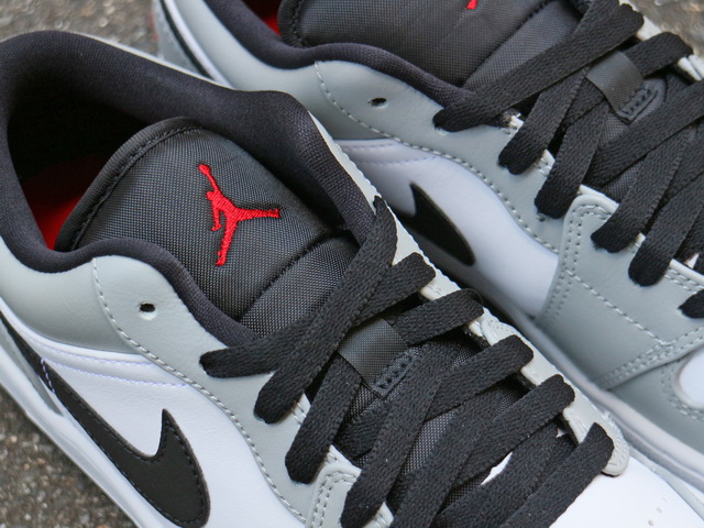 AIR JORDAN 1 LOW “LT SMOKE GREY”01