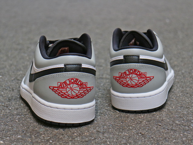 AIR JORDAN 1 LOW “LT SMOKE GREY”01