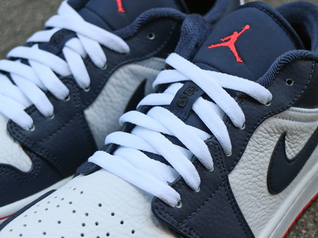 AIR JORDAN 1 LOW “OBSIDIAN/EMBER GLOW”01