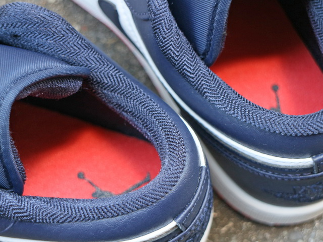 AIR JORDAN 1 LOW “OBSIDIAN/EMBER GLOW”01