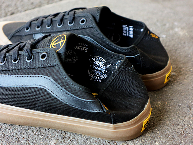 BLACK BALL SF “CAPTAIN FIN”01