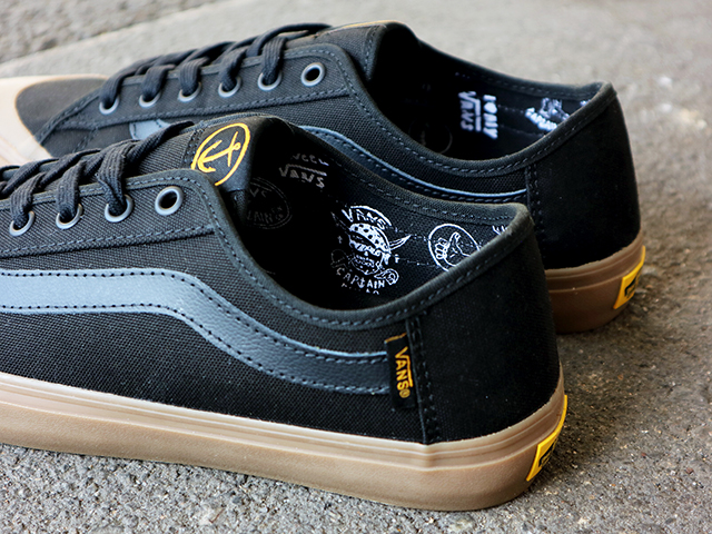 BLACK BALL SF “CAPTAIN FIN”01
