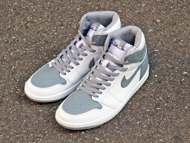 AIR JORDAN 1 RETRO HIGH OG “STEALTH/WHITE”01
