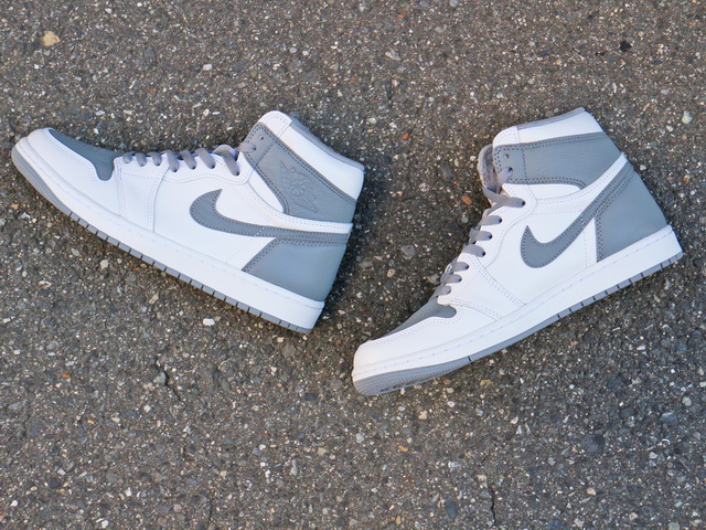 AIR JORDAN 1 RETRO HIGH OG “STEALTH/WHITE”01