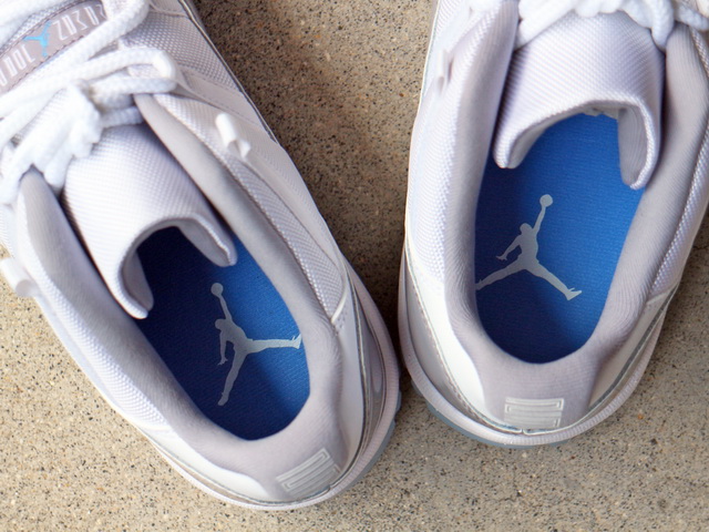 AIR JORDAN 11 RETRO LOW “CEMENT GREY”01