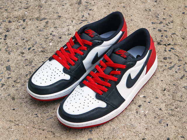 AIR JORDAN 1 LOW OG “BLACK TOE”01