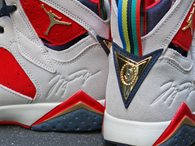 AIR JORDAN 7 RETRO SP “TROPHY ROOM”01