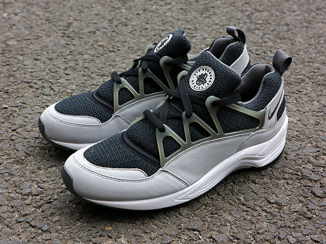 AIR HUARACHE LIGHT “BLACK/DARK GREY”01