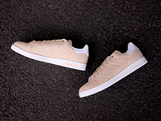 STAN SMITH “NAIJEL GRAPH” BEIGE01