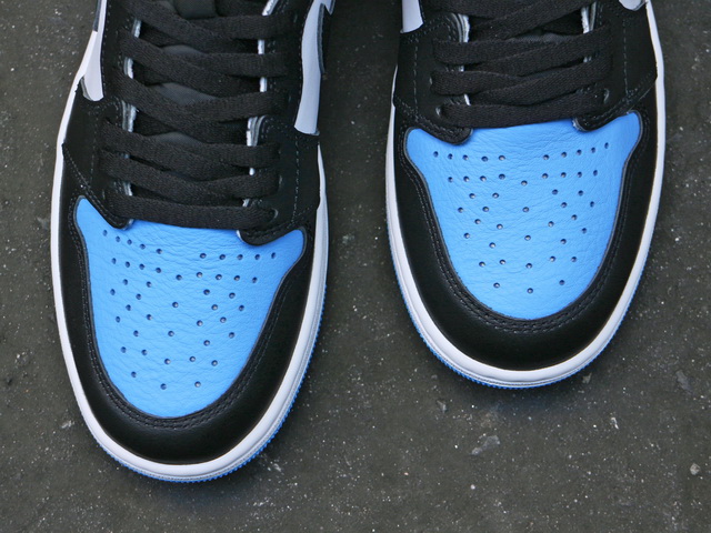 AIR JORDAN 1 RETRO HIGH OG “UNC TOE”01