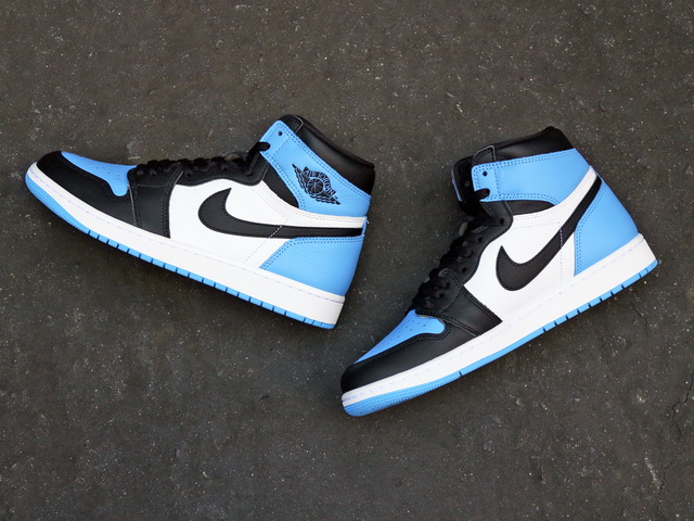 AIR JORDAN 1 RETRO HIGH OG “UNC TOE”01