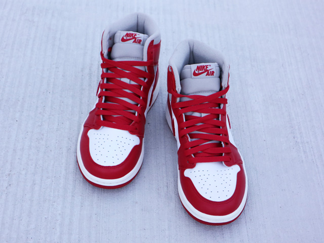 WMNS AIR JORDAN 1 RETRO HIGH OG “LT IRON ORE/VARSITY RED”01