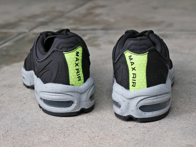 AIR MAX TAILWIND 4 SP “BLACK/VOLT”01