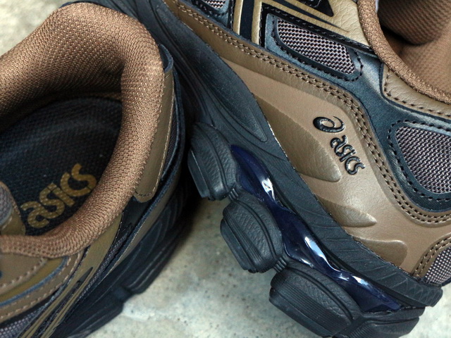 ASICS GEL-NYC “DARK SEPIA/CLAY CANYON”01