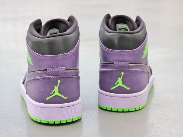 AIR JORDAN 1 RETRO “JOKER”01