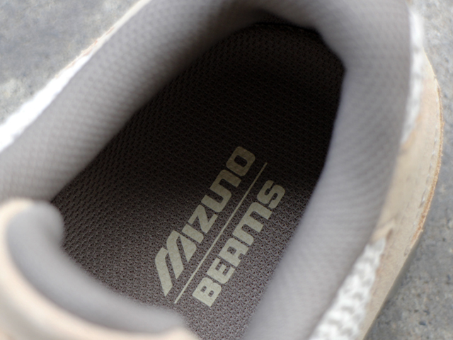MIZUNO WAVE RIDER “BEAMS” BEIGE01