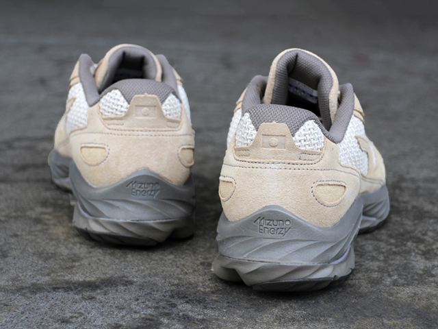 MIZUNO WAVE RIDER “BEAMS” BEIGE01