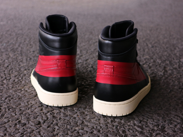 AIR JORDAN 1 RETRO HIGH OG DEFIANT “COUTURE”01
