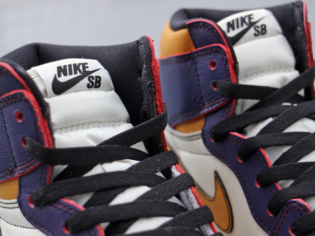 AIR JORDAN 1 RETRO HIGH OG DEFIANT “LA to CHICAGO”01