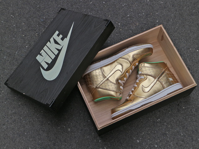 DUNK HIGH PREMIUM “NAGOYA/SHACHIHOKO”01
