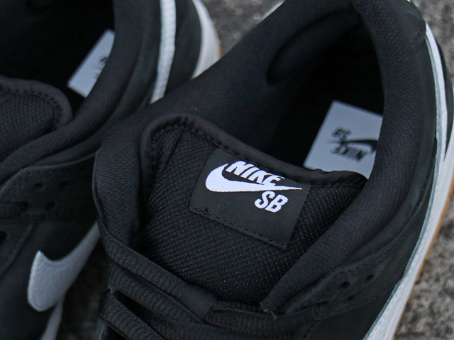 SB DUNK LOW PRO “BLACK/WHITE-GUM”01