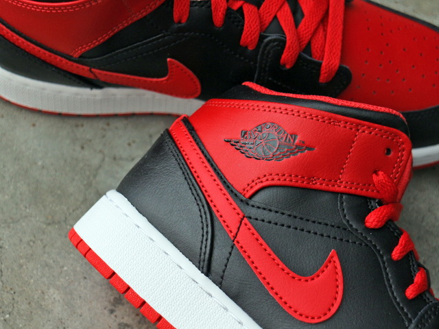 AIR JORDAN 1 MID GS “BRED”01