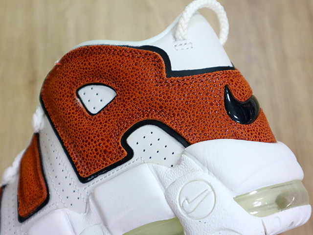 WMNS AIR MORE UPTEMPO “BASKETBALL LEATHER”01