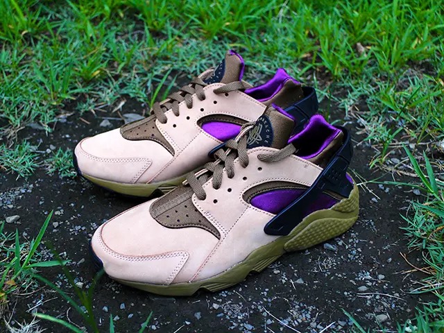 AIR HUARACHE LE “PRALINE/UMBER-VINE-BLACK”01
