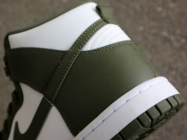 DUNK HI RETRO “WHITE/CARGO KHAKI”01