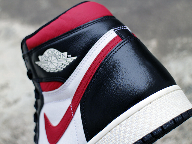 AIR JORDAN 1 RETRO HIGH OG “BLACK/GYM RED-WHITE-SAIL”01