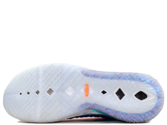 LEBRON 18 DM2813-500 - 5