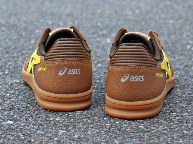 ASICS SPORTS STYLE SKYHAND OG “BLACK COFFEE”01