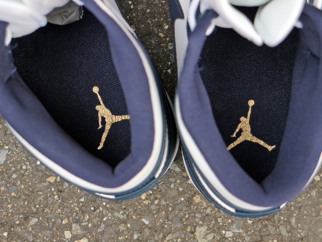 AIR JORDAN 1 MID “WHITE/METALLIC GOLD-OBSIDIAN”01