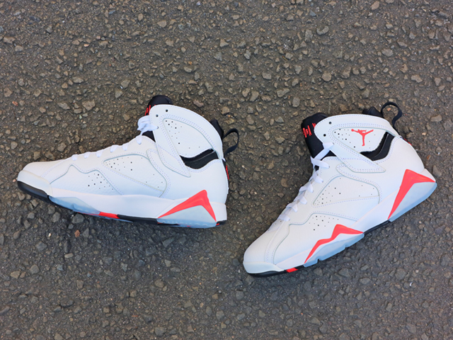 AIR JORDAN 7 RETRO “AJ6 WHITE/INFRARED”01