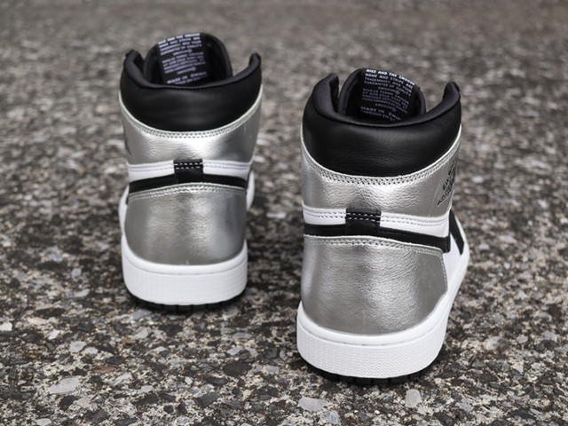 WMNS AIR JORDAN 1 HIGH OG “SILVER TOE”01