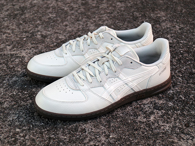 SKYHAND OG “PALE OAK/CREAM”01