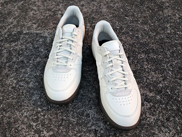 SKYHAND OG “PALE OAK/CREAM”01
