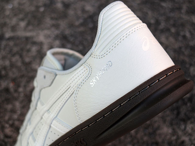 SKYHAND OG “PALE OAK/CREAM”01