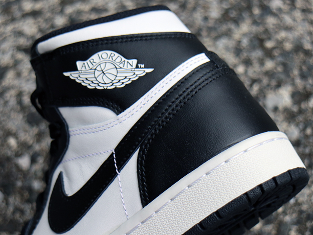 AIR JORDAN 1 RETRO HIGH OG “BLACK/WHITE 2014”01