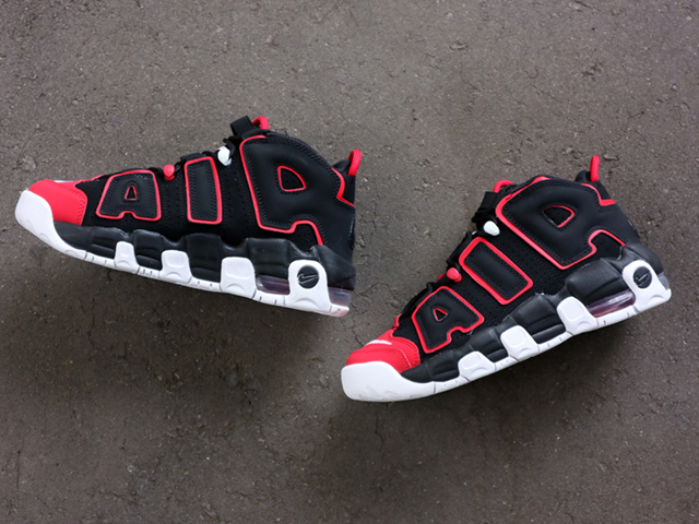 AIR MORE UPTEMPO GS “BLACK-RED TOE”01
