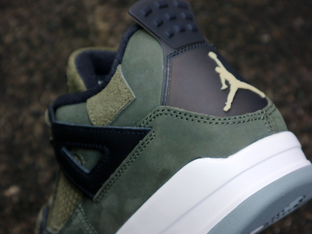 AIR JORDAN 4 RETRO SE CRAFT “OLIVE”01