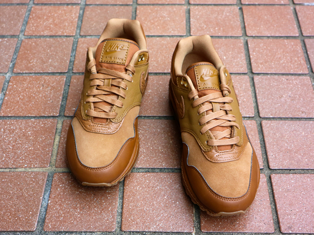 WMNS AIR MAX 1 87 NBHD “ALE BROWN”01