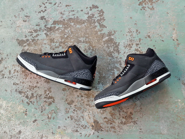 AIR JORDAN 3 RETRO “FEAR 2023”01