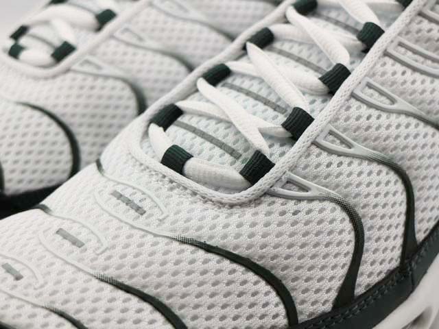 AIR MAX PLUS PRM FV6057-100 - 4